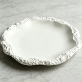 Creative White Stone Textured Rim Ceramic Plates, Irregular Wavy Porcelain Dinner Plates, Premium Tableware for Hotel Private Kitchen Western Restaurant Food Styling